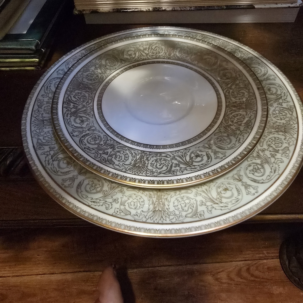 Royal Doulton Gold and Cream Dinnerware Set - Picture 2 of 6